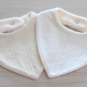 Bavoir bandana double gaze pour bébé, cadeau de naissance, bavoir écru, blanc, vendu à lunité image 3