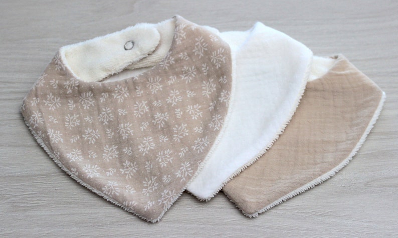 Bavoir bandana double gaze pour bébé, cadeau de naissance, bavoir lin, blanc, lin à motif blanc, vendu à lunité image 1