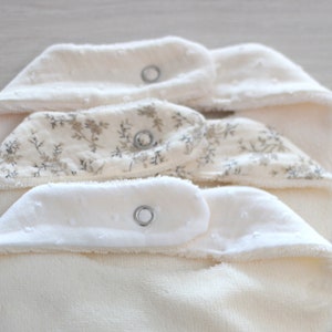 Bavoir bandana double gaze pour bébé, cadeau de naissance, bavoir écru, blanc, vendu à lunité image 9