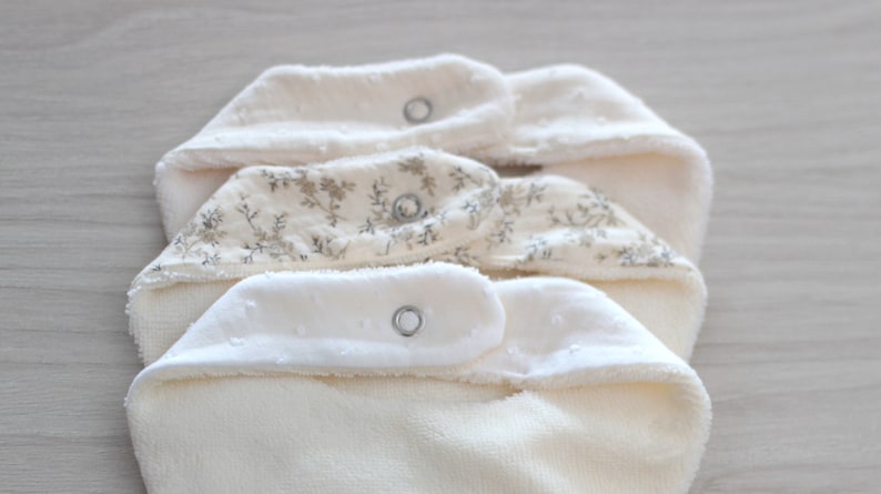 Bavoir bandana double gaze pour bébé, cadeau de naissance, bavoir écru, blanc, vendu à lunité image 9