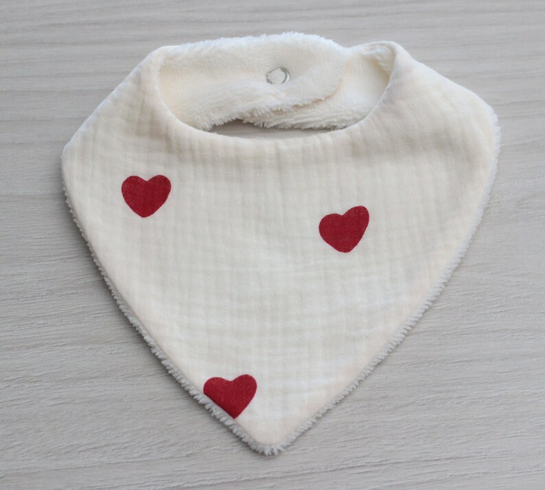 Bavoir bandana ou grand bavoir double gaze pour bébé, cadeau de naissance, motif coeur, vendu à lunité Bavoir bandana