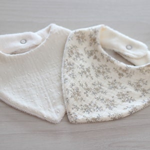 Bavoir bandana double gaze pour bébé, cadeau de naissance, bavoir écru, blanc, vendu à lunité image 5