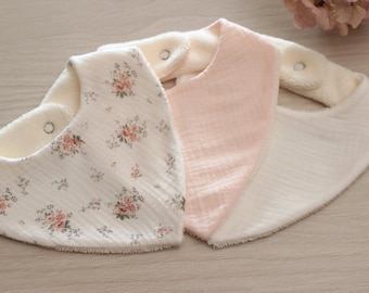 Bavoir bandana double gaze pour bébé fille, cadeau de naissance, bavoir rose, blanc ou motif fleur, vendu à l’unité