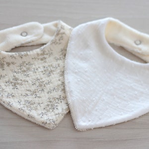 Bavoir bandana double gaze pour bébé, cadeau de naissance, bavoir écru, blanc, vendu à lunité image 4