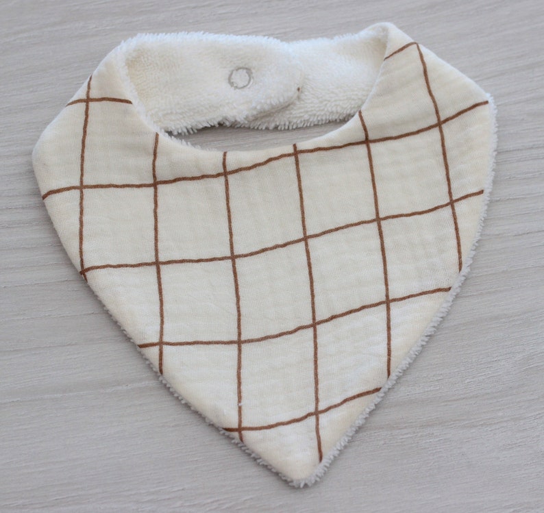 Bavoir bandana double gaze pour bébé, cadeau de naissance, bavoir camel, carreaux, motif oiseau, vendu à lunité Ecru carreaux camel