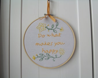 Handgeborduurde hoepelkunst: motiverende quote muurhanger (5 inch)