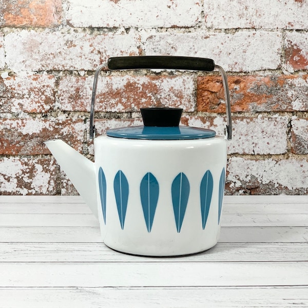 Cathrine Holm Lotus Vintage Enamel Tea Kettle Blue 1960s Norwegian Scandinavian Scandi Norway