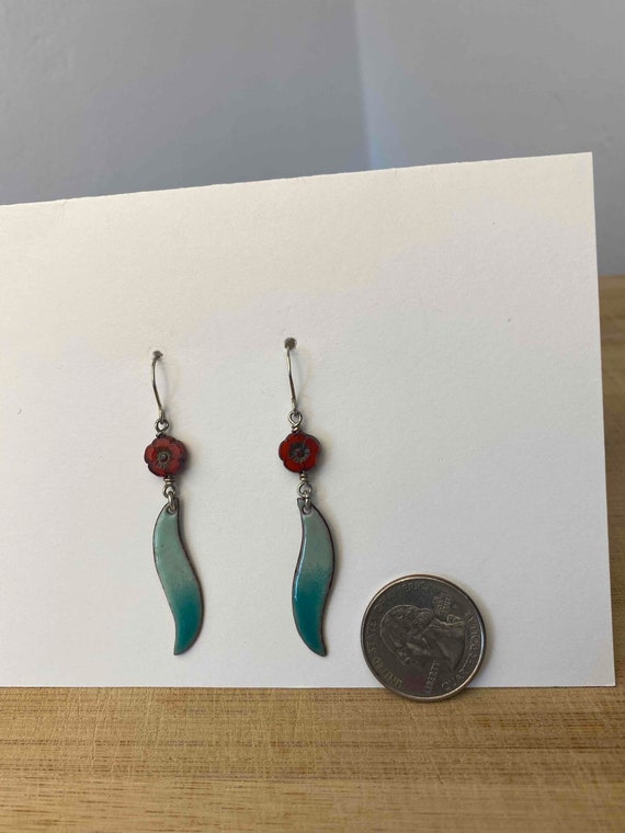 Red flower and turquoise dangle earrings - image 6