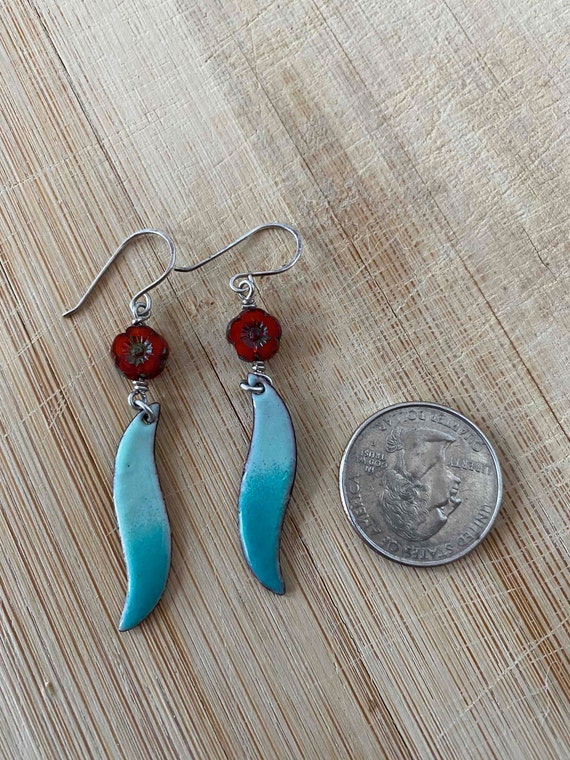 Red flower and turquoise dangle earrings - image 1