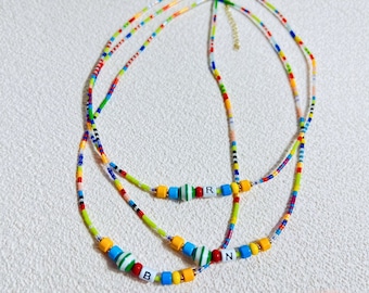 Regenboog glas kralen eerste ketting, gepersonaliseerde ketting, brief ketting, nummer ketting, Ali rundvlees ketting, idee van de gift van de verjaardag, EN0003