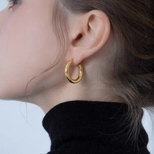 18K Gold Filled Classic Tube Hoop Earrings Many Sizes Small Medium X- Large H7 18K Gold Filled Classic Tube Hoop Earrings Many Sizes Small Medium X- Large H7