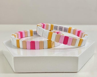 Roze Oranje Mix Emaille Tegelkralen, Colorblock Armbanden, Emaille Kralen, Bruidsmeisje Geschenken, Stretch Armbanden, Boho Armbanden, Tegelkralen