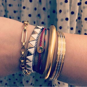 Bracelets de tuiles en émail triangle or et blanc, bracelets de blocs de couleurs dorés, bracelets de perles de tuiles, bracelets empilables, bracelets Boho image 6