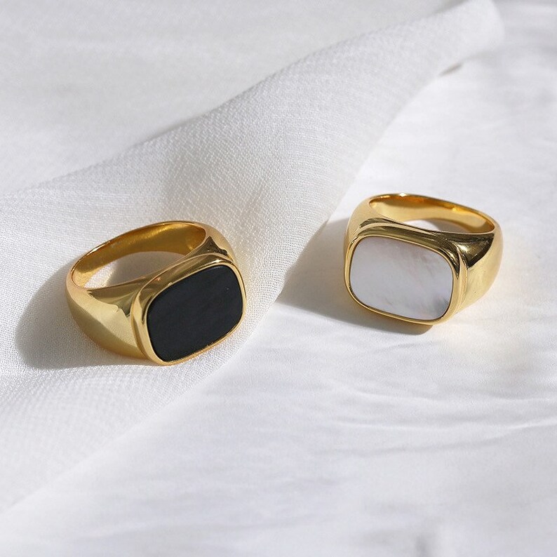 18K Gold Plated Mother-of-Pearl Ring, Chunky Gold Ring, Black Pax Ring, Signet Ring, Black Onyx Ring, Stacking Ring, Gift for Her SR0001 zdjęcie 7