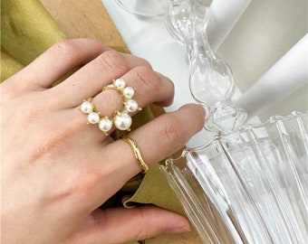 Verstelbare Statement Pearl Ring, Faux Pearl Ring, Chunky Gold Ring, Stacking Ring, Half Moon Pearl Ring, Cadeau voor haar, Perfect Verjaardagscadeau