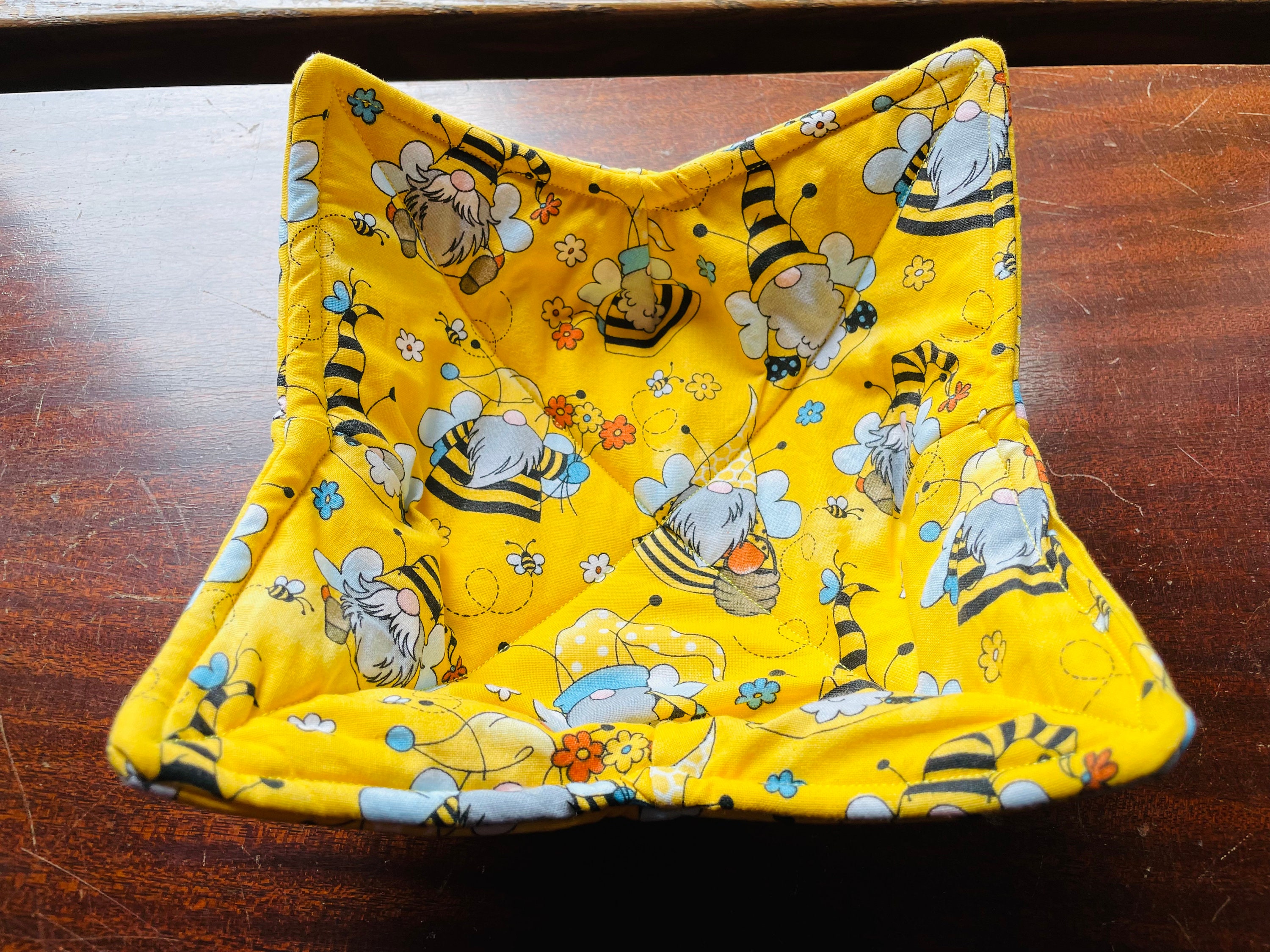 Bee Gnome Bowl and Plate Cozy