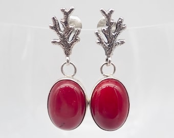 Pendientes de rama de plata de ley con coral rojo: Ocean Gems.