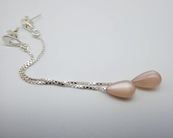 Pendientes colgantes de plata de ley con piedra lunar color melocotón: gotas largas "Nude".