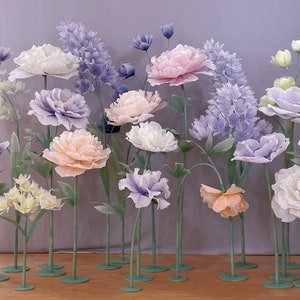 Freistehendes riesiges Seidenblumen-Skulptur-Set - Partys / Hochzeit-Blumenset-Einzelhandelsfrontfenster-Dekor-Frühling/Sommer-handgefertigte Blumen