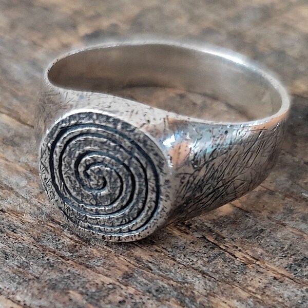 Free Shipping // For Men Unique Sterling Silver Circle of Life Signet Ring // Rustic Silver Spiral Signet Ring // Men's Pinky Finger Ring