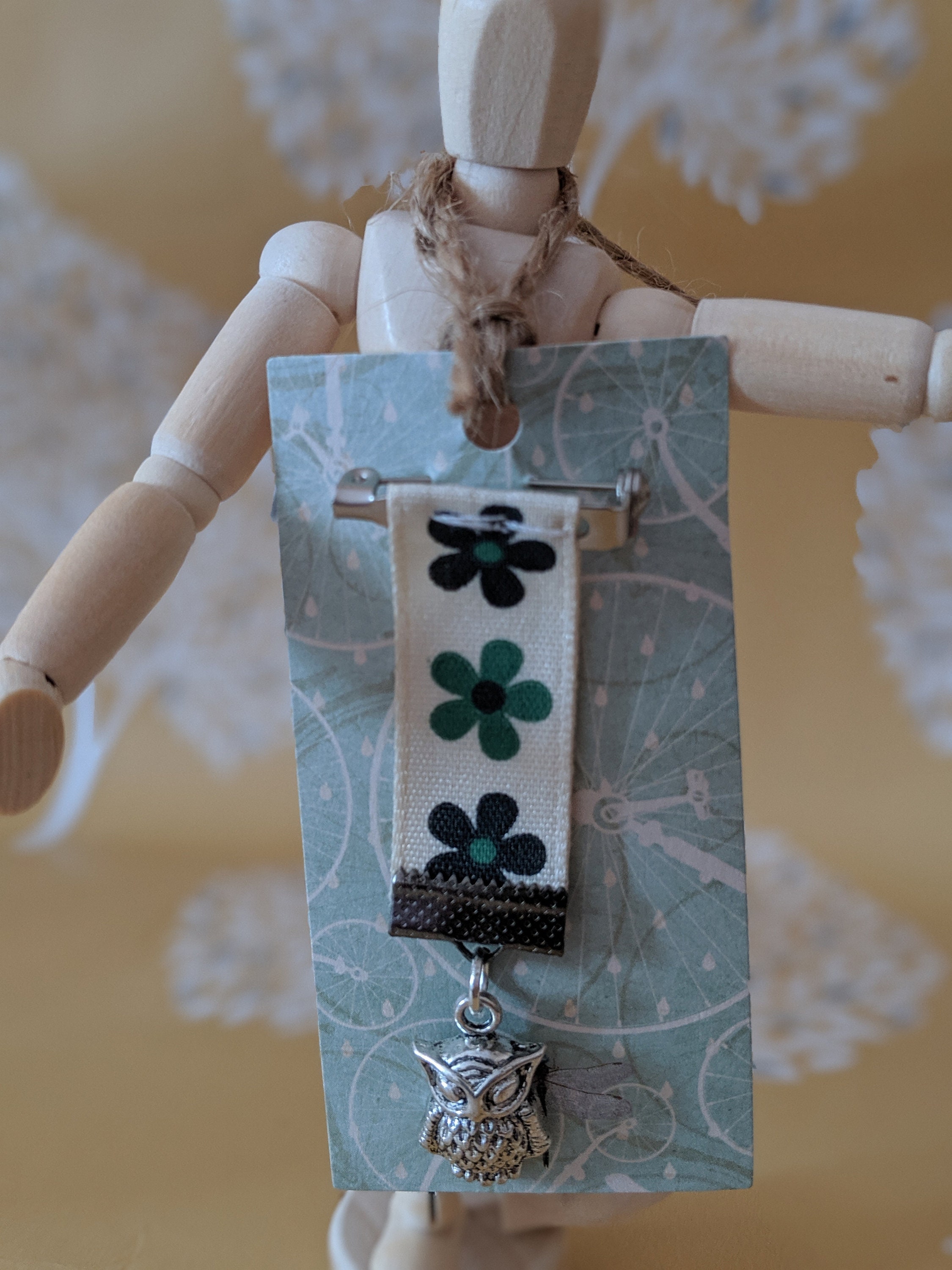 Owl charm "medal" style badge