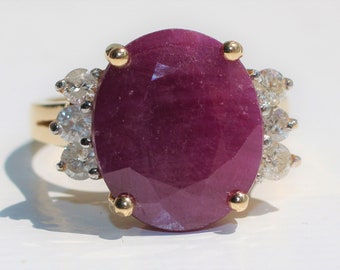 8 Cwt. Oval Elegant Ruby Engagement Ring with White Diamond Side Stones | 14K Yellow Gold | USGL Graded | Fine Jewelry (EJ-125)