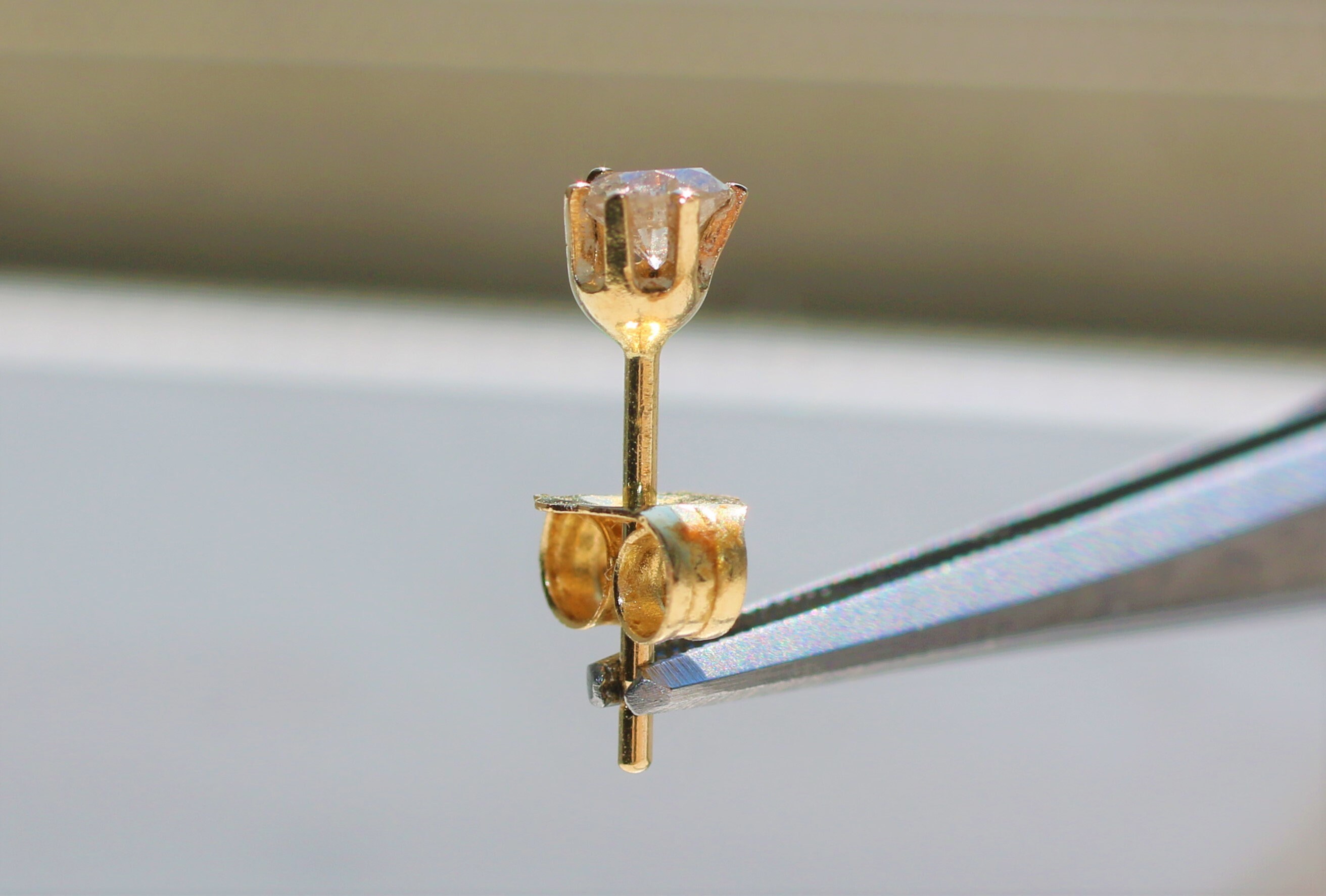 Round Diamond Stud Earring 0.15 Cwt. 14K Yellow Gold 6-prong Push 