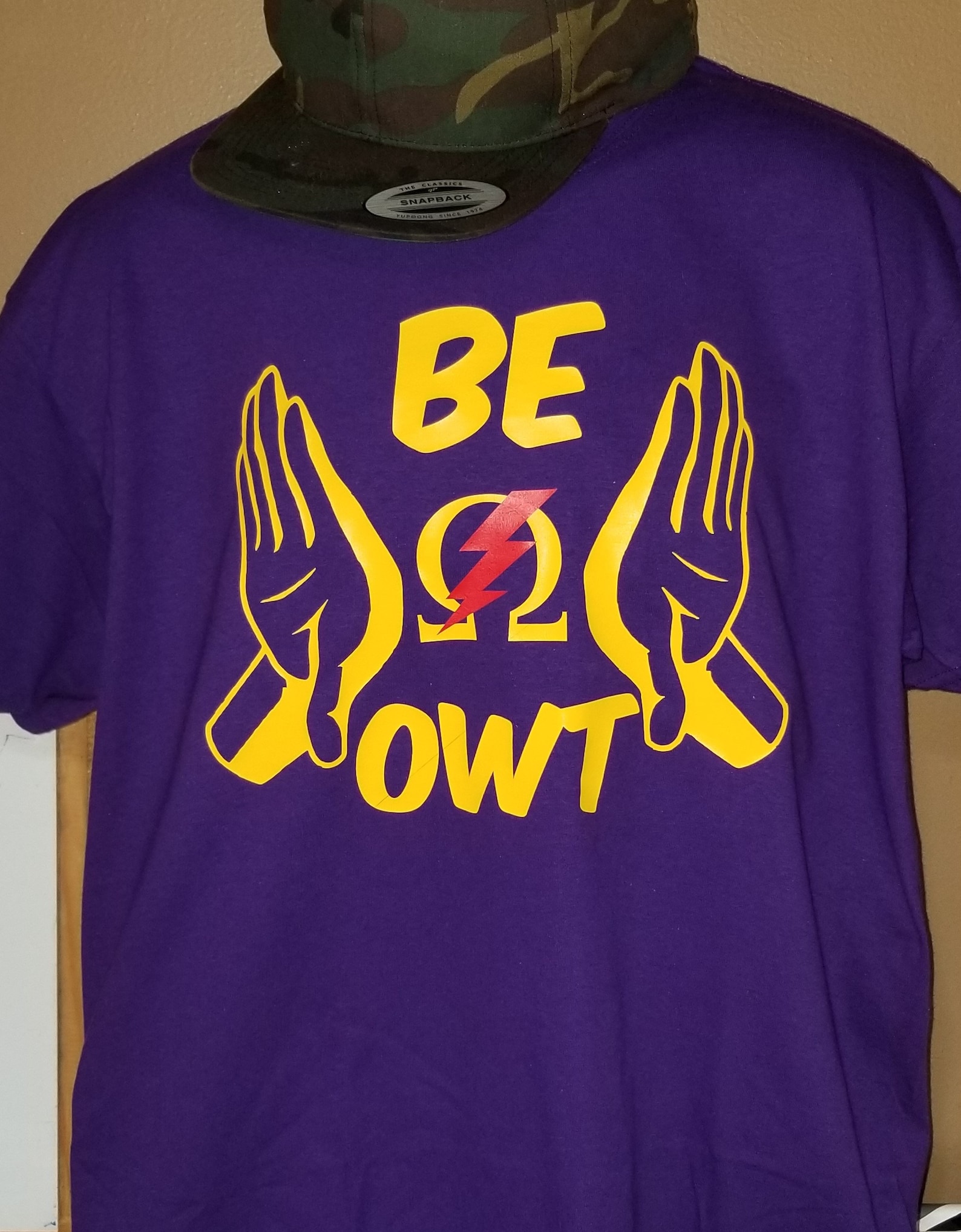I Don't Want To Be Just An Omega Omega Psi Phi Just BE OWT T-shirt with the hooks | Etsy