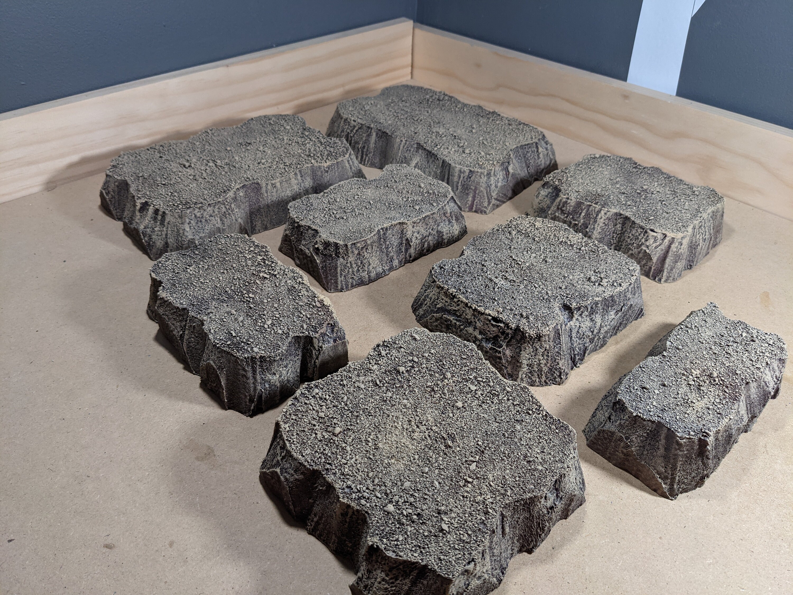 Wargaming Terrain – Medium Box Set Mit Plattform, Hügel, Grasoberfläche (bemalt) Wargaming Terrain – Medium Box Set Mit Plattform, Hügel, Grasoberfläche (bemalt)