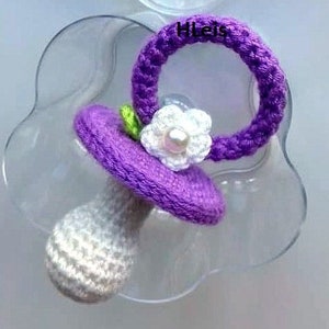 Haakpatroon fopspeen, bijtring, aanvulling op een cadeau voor de geboorte van een baby, decoratie voor een wenskaart, sleutelhanger, autohanger