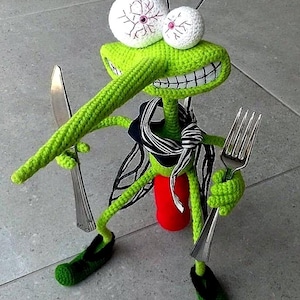 Crochet Mosquito Amigurumi Pattern in English and Russian