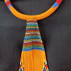 In VENDITA Collana multicolore Zulu arancione africano / Collana Zulu / Elegante / Regalale / Masai Mara