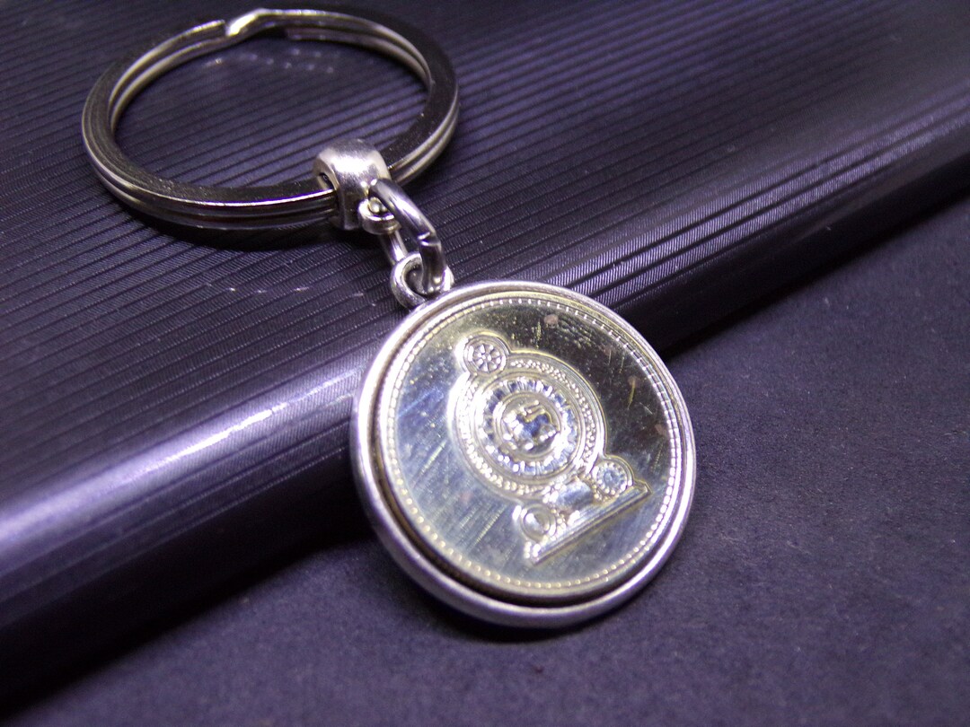 Sri Lankan Coin Keyring Keychain National Emblem One Rupee Sri Lanka