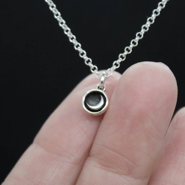 SOLO un colgante de luna, colgante de luna de plata, colgante de luna, collar de luna, colgante de plata de ley, colgante minimalista, luna pequeña