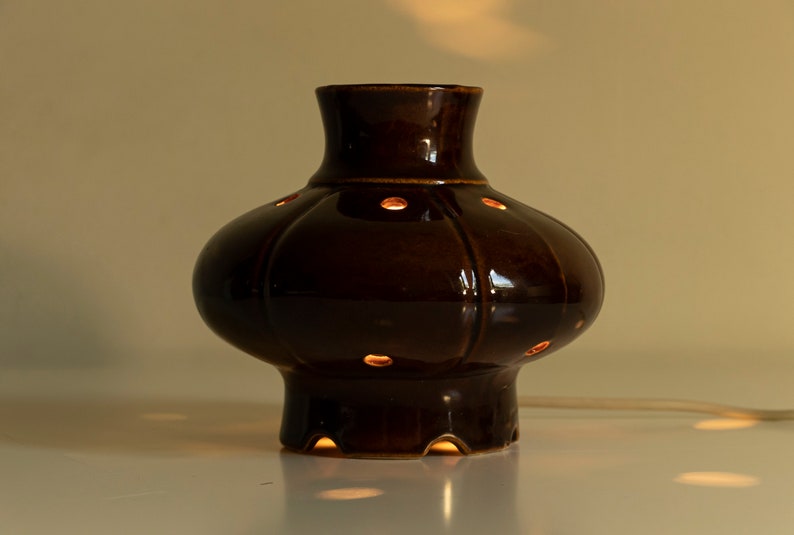 Small oriental ceramic table lamp / ambient lamp image 2