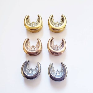 Ear saddle ear plugs, ornate metal plugs surgical steel, ear stretchers tappers 00g- 1 inch 10mm- 25mm gold, silver, rose gold