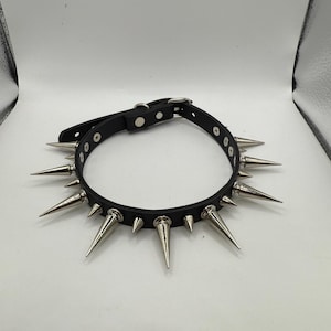 Thin Silver Spiked Choker