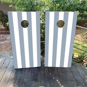Dusty Blue & White Striped Cornhole Board Wraps - wasserdichtes, laminiertes, lichtechtes Vinyl - Hochzeit, Babyparty, Hinterhofdekor