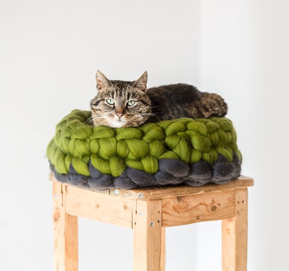 Chunky pet bed Cat bed green grey round merino cat mat pet Etsy