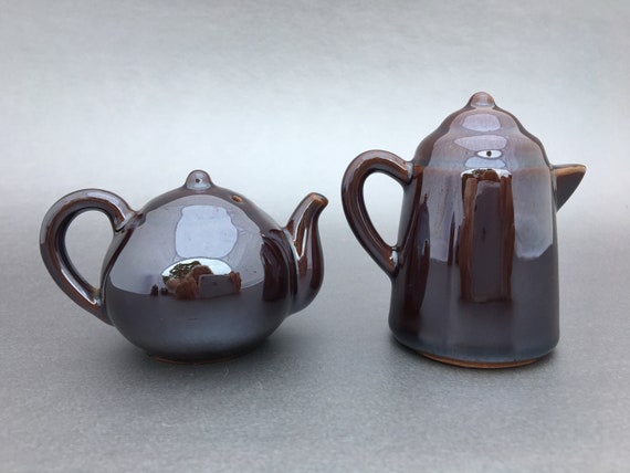 merveilleux brun foncé tea-pot Maison de Poupées