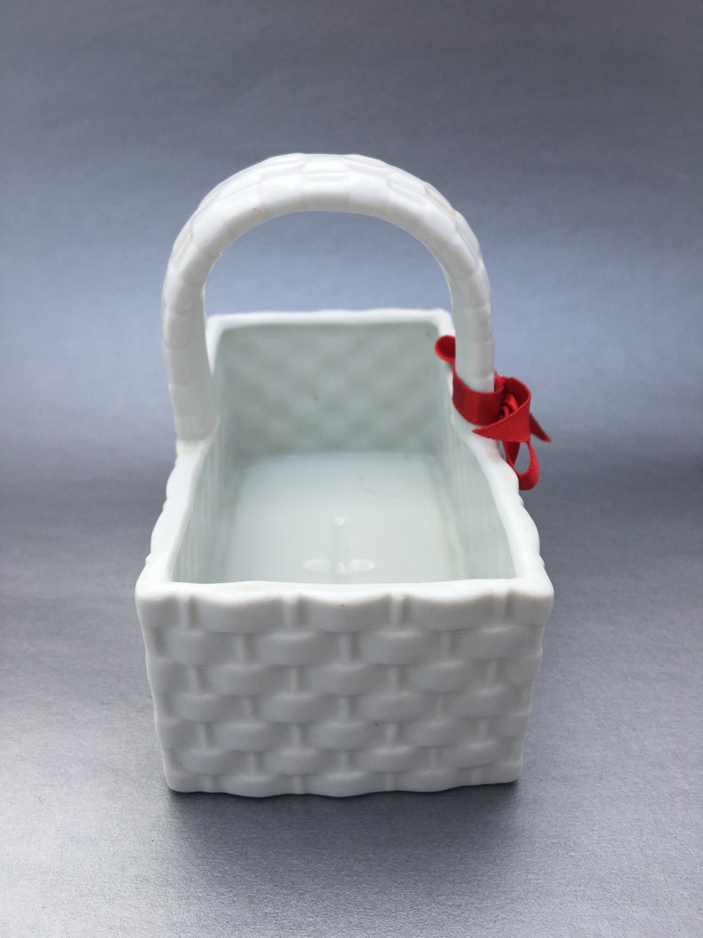 Scotties with White Basket Salt and Pepper Shakers-Ceramic-Vintage-Collectible-Dogs-White Basket-Red Bows-Made in Korea-Scotties in Basket