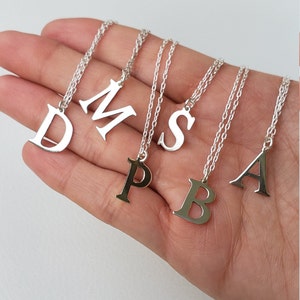 Collar con inicial de plata de ley, collar con una letra, collar con el alfabeto de plata de ley, regalo para amigas, día de la madre, collar con la letra j para mamá