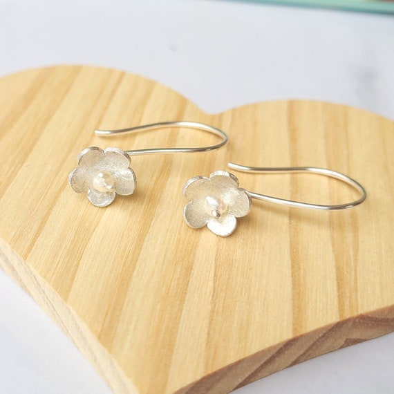Silver flower 2025 earrings dangle