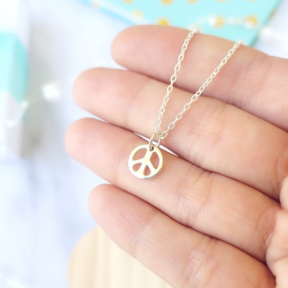 18K WHITE GOLD TINY TREASURES DIAMOND PEACE SIGN NECKLACE - Roberto Coin -  North America