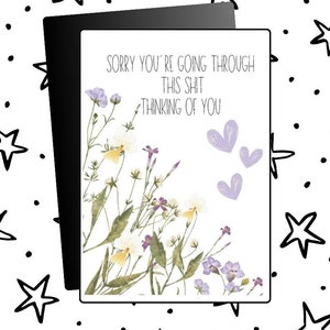 Digitaal denken aan je kaart - Sorry dat je door sh * t lila bloemen gaat Printbare wenskaart downloaden