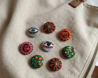 Embroidery Fabric-Felt Buttons: Floral, Plant, Eye (8 Pieces)