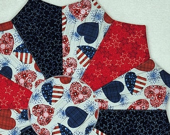4th of July - Americana Quilted Centerpiece / Table Topper / Small Reversible Round