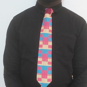 Bold Men&#39;s Kente Necktie - Traditional African Print for Stylish Gentlemen