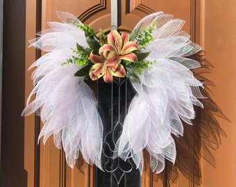 Angel Wing Wreath,Memorial Wing Wrh,Angel Wings with Lilies,Cemetary Wings Wreath,Graveside Wings Wreath,Angel Wings for Church Doors