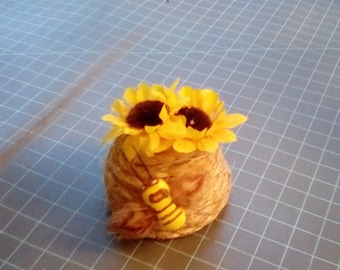 Bumblebee Sunflowers, Wedding Table Piece, Wedding Table Decor, Wedding Decoration, Bumblebee Favors, Wedding Favors, Party Favors